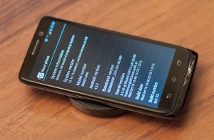 Motorola Droid Mini с беспроводной зарядкой